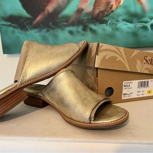 Sofft comfort shoes, NIB antique gold slides sz 8.5